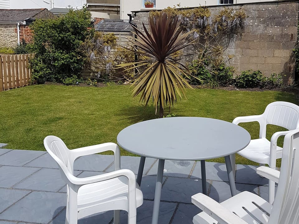 Garden | Little Dover Cottage, Ryde