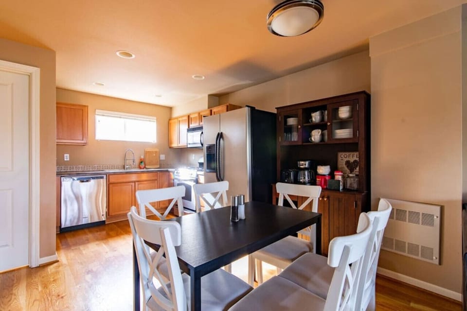 Full Kitchen and Dining Area