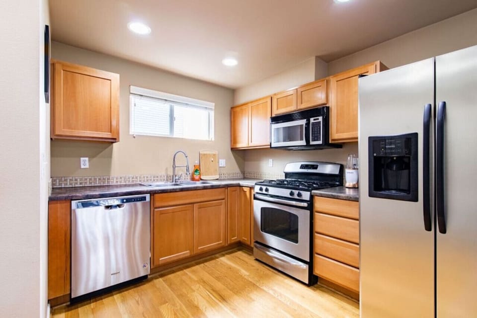 Full Kitchen