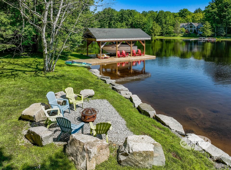 Fire Pit &amp; Seating