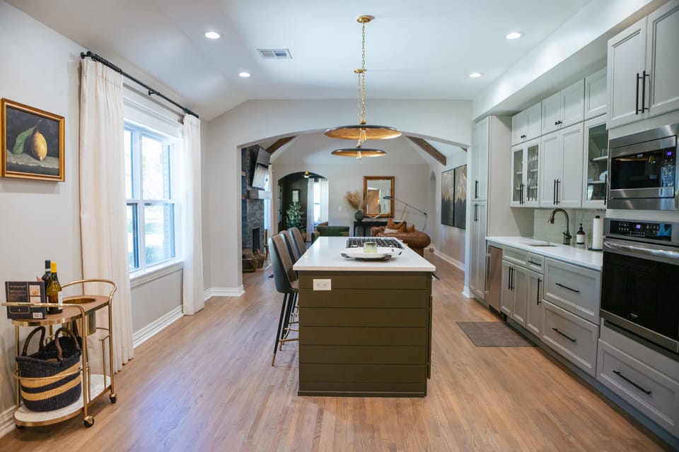Full kitchen
