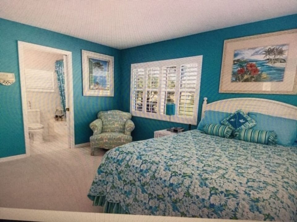 Bedroom 3 - Queen with own bath