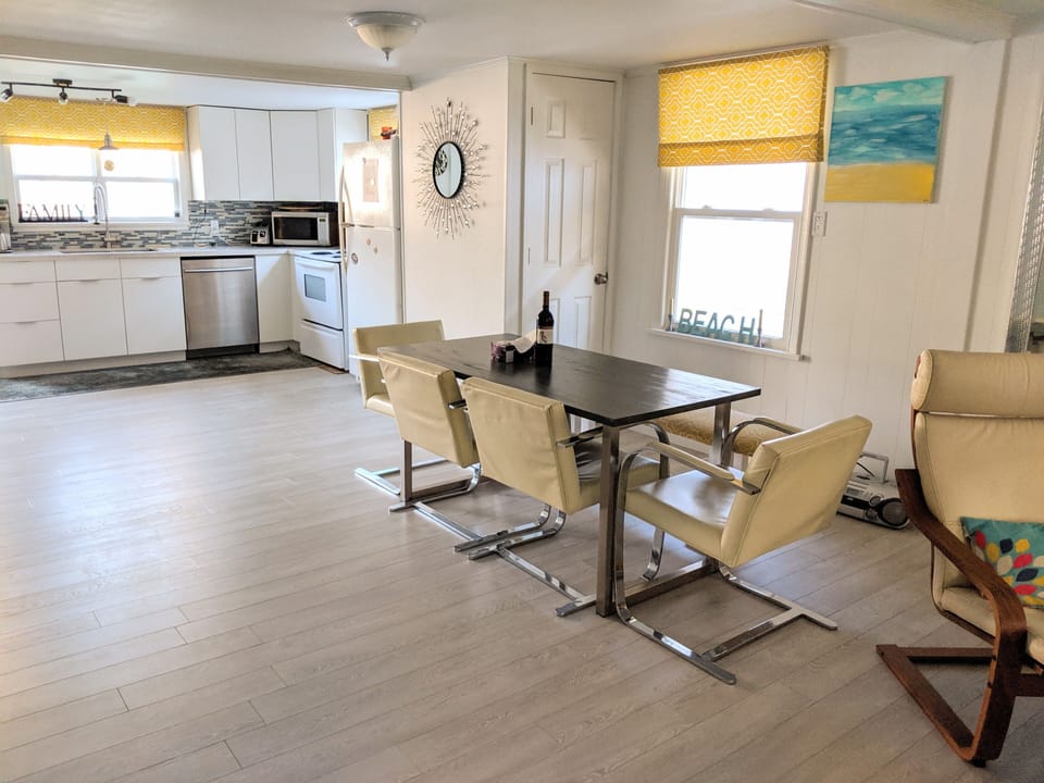 Open Space Kitchen, Dinning and living area 