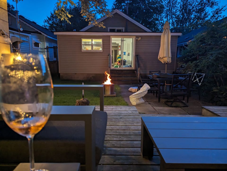 Backyard evening relaxation 