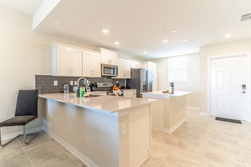 A fantastic large kitchen to whip up any meal