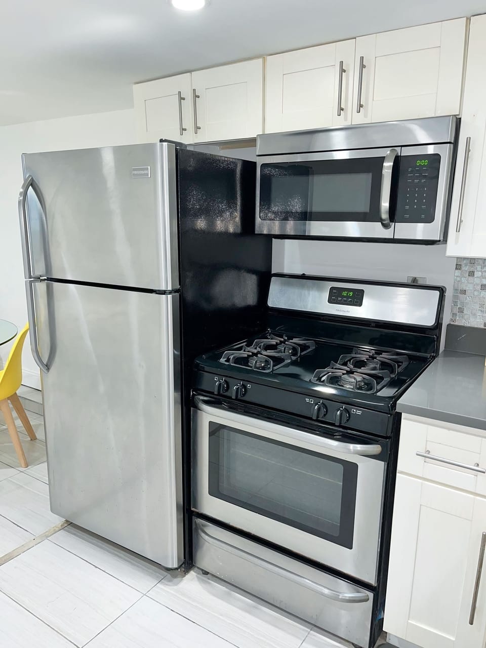Full sized suite of Frigidaire appliances 