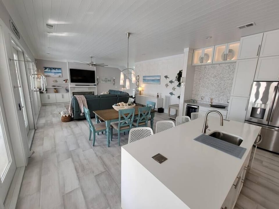 Open kitchen/dining/living room