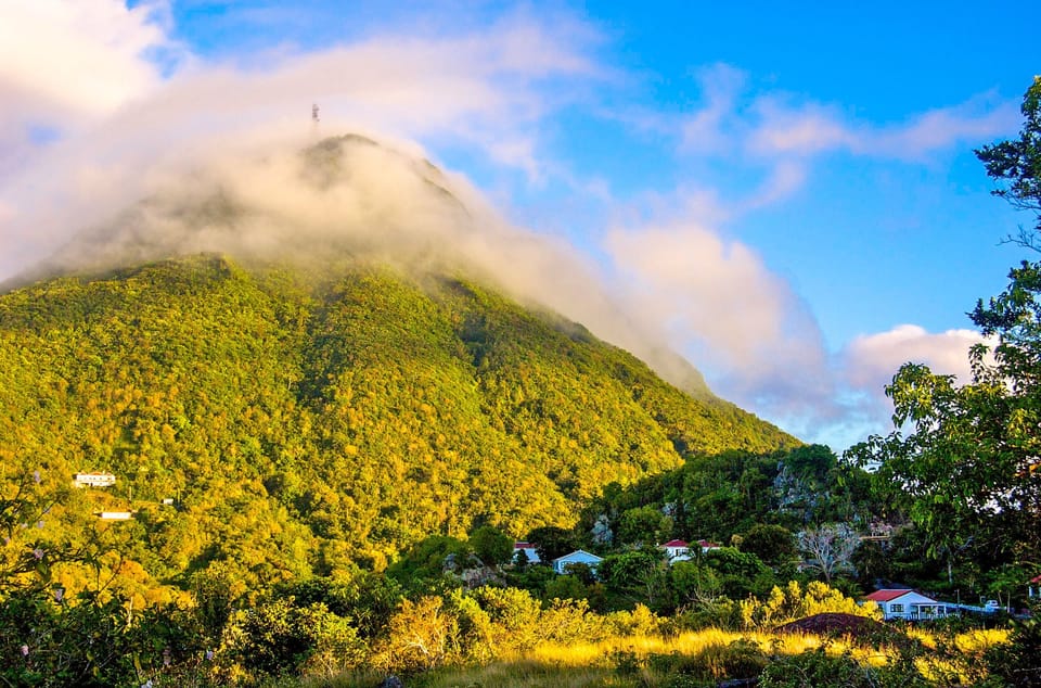 Mount scenery trail is steps from Hibiscus Cottage.