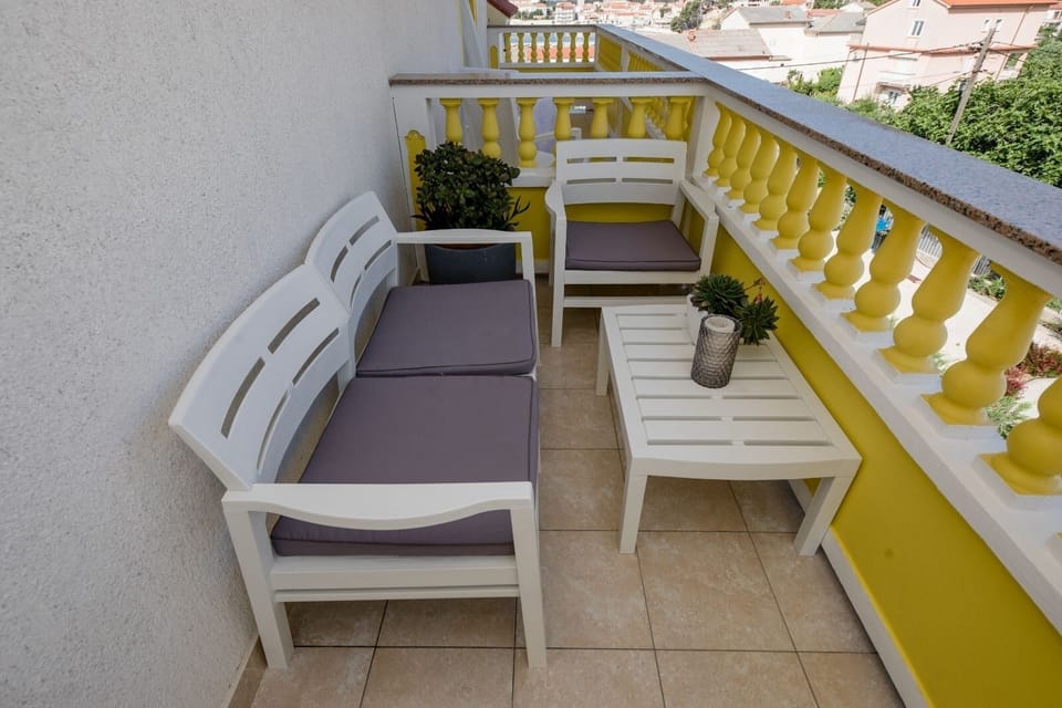 Balcony 2