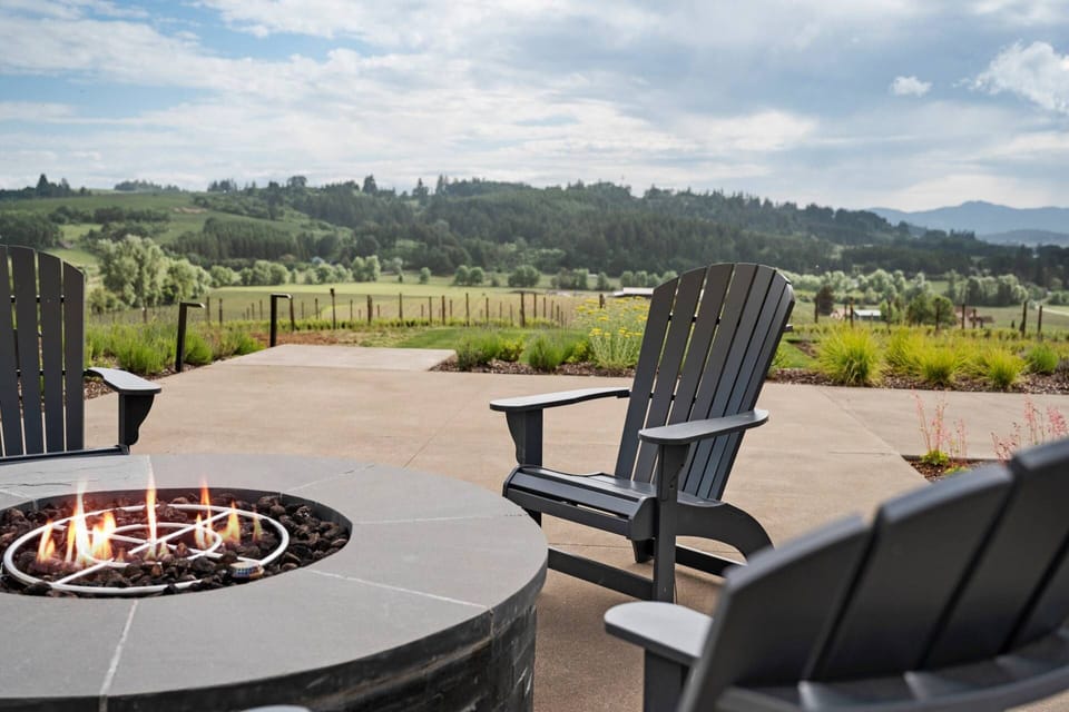 "Staying at Deux Vert was an experience of a lifetime. The finishes, the views, the hot tub and pool are so incredible." - Shirley