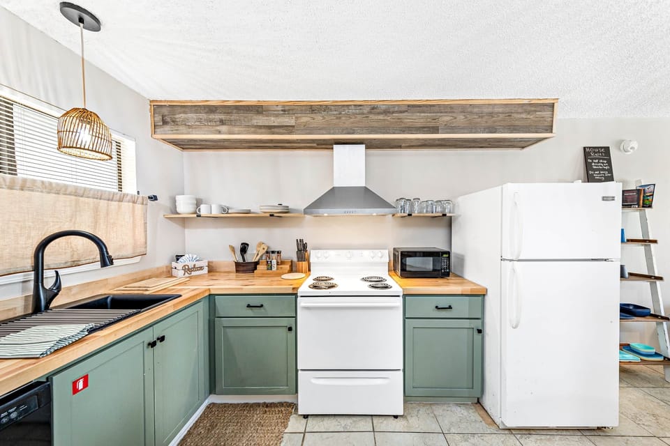 Kitchen (2)