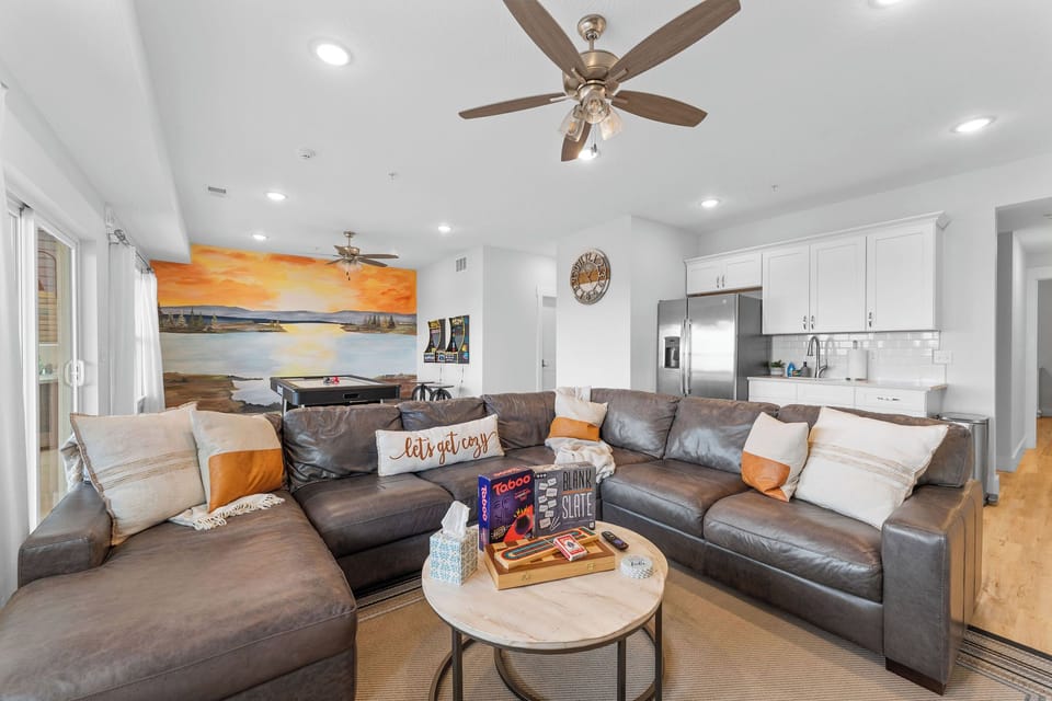 Cozy Game Room/Lounge 