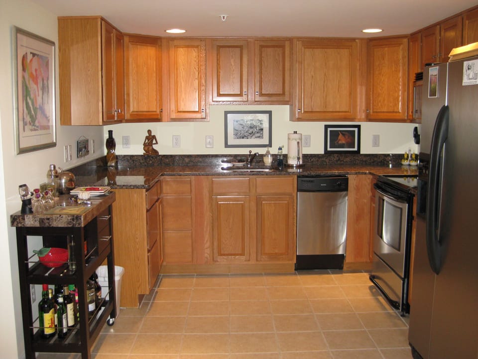 gourmet kitchen with granite