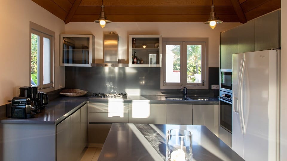 Kitchen & Dining Area