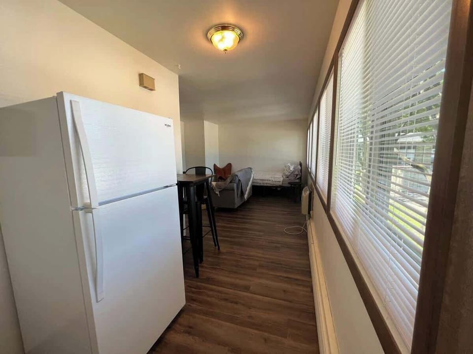 Kitchen/Living Area