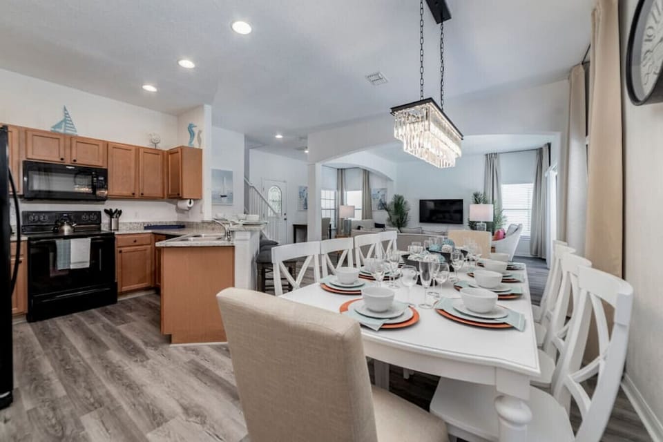 Kitchen + Dining table