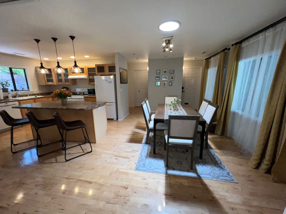 Dining room / Kitchen