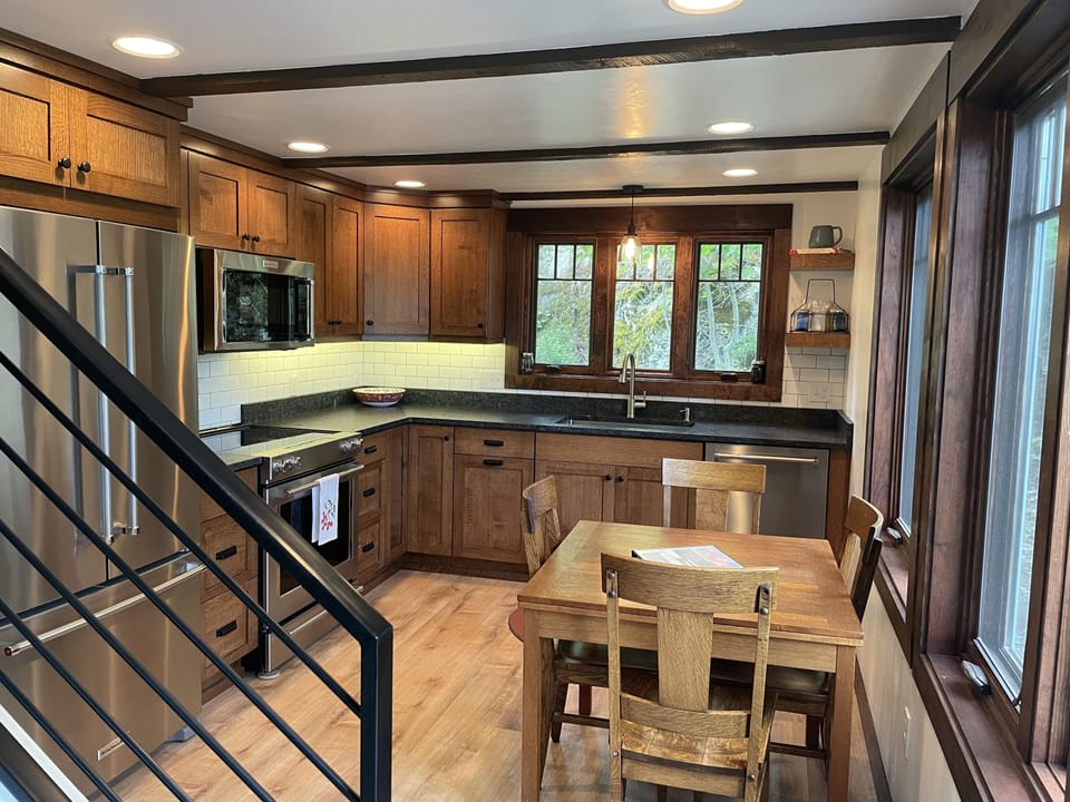 Well-appointed kitchen with dishwasher