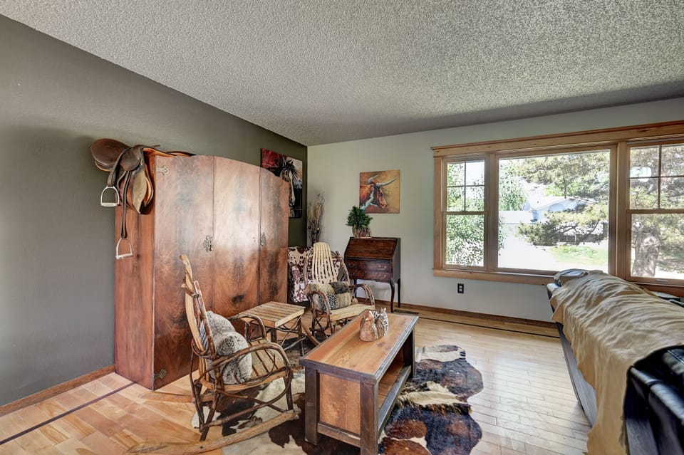 Sitting area in living room main level