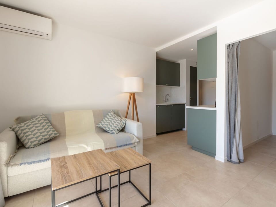 Property, Furniture, Comfort, Table, Wood, Interior Design, Flooring, Shade