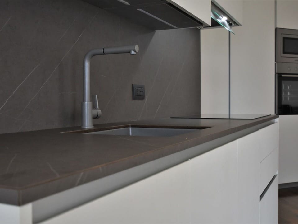 Building, Cabinetry, Countertop, Tap, Flooring, Kitchen Appliance, Automotive Exterior, Wood, House, Major Appliance