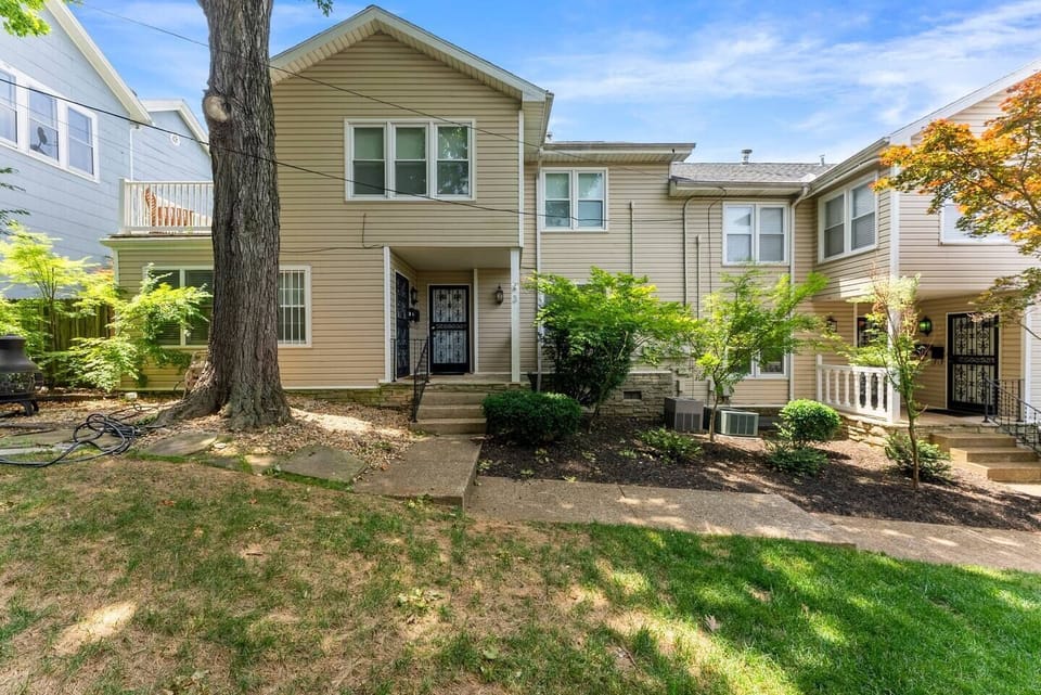 Beautiful 4 Condo Complex - Perfect Getaway for Groups & Families 