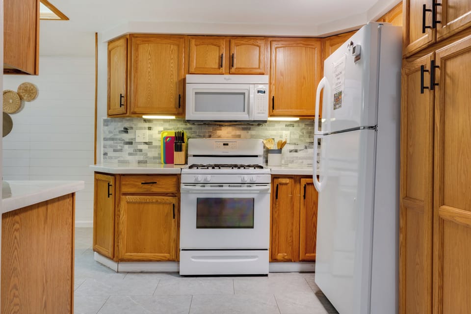 Gas Range, Fridge, BBQ tools, Air Fryer, Microwave, Dishwasher