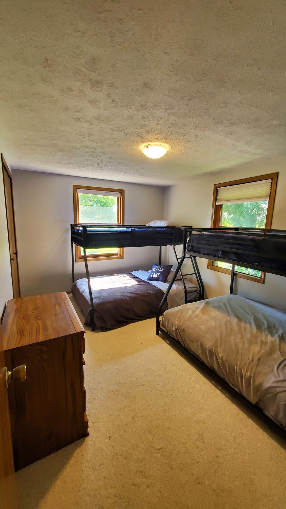 3rd bedroom w/ 2 bunks (both twin over full) 