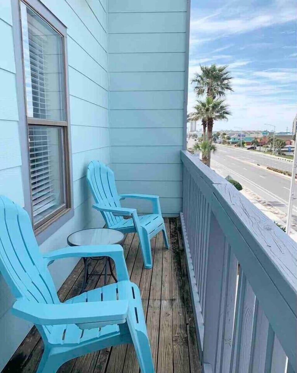 Private Patio overlooks Beach Blvd 