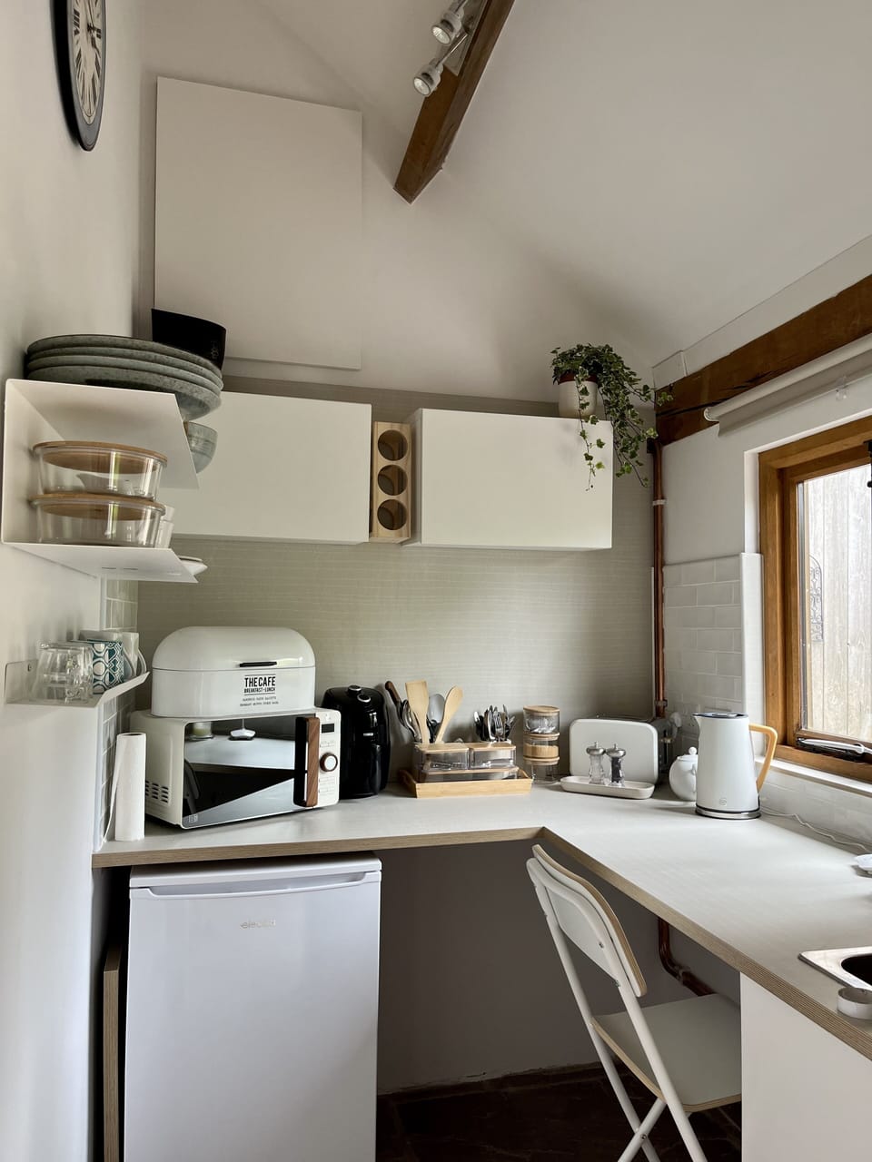 Seperate kitchen area

