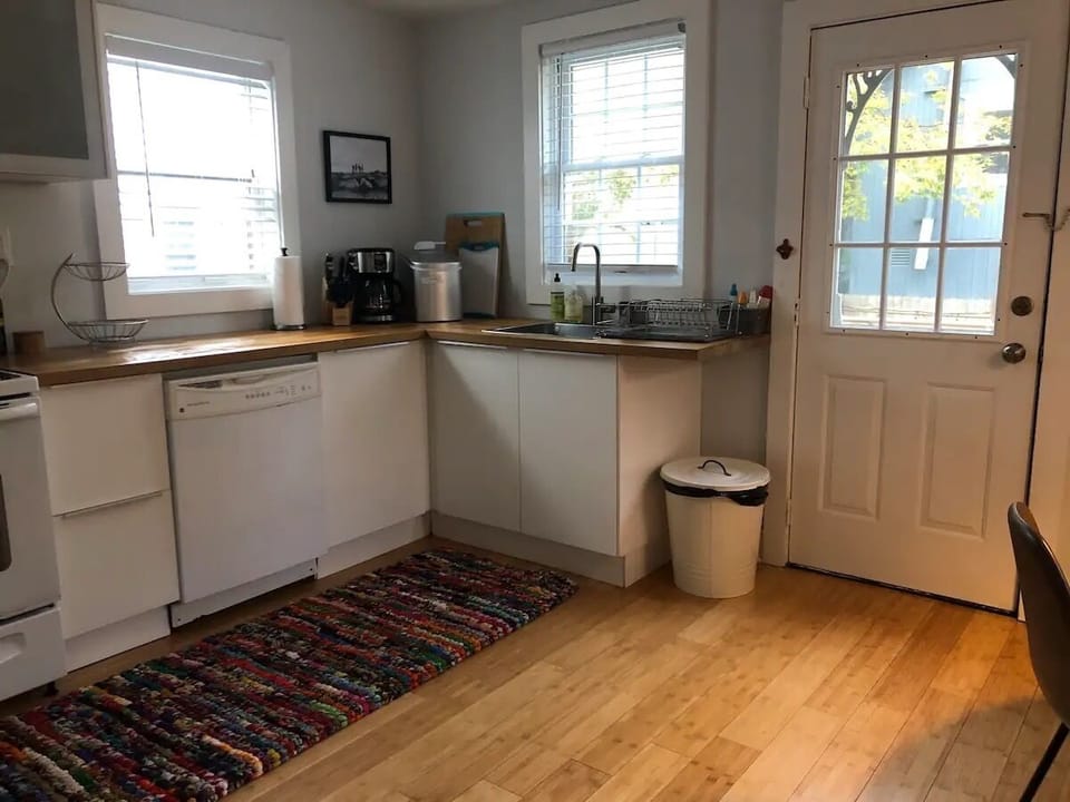 Kitchen with all the amenities you need!