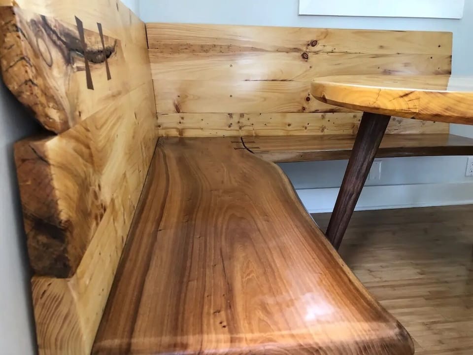 Build in seating in kitchen