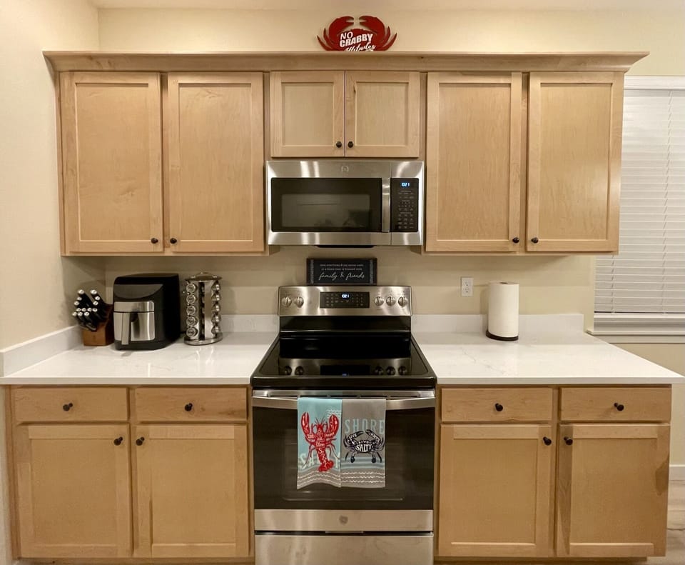 Air fryer and spice rack; stainless steel microwave, electric stove and oven