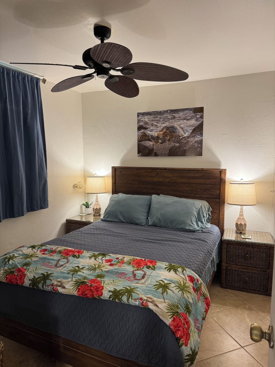 Queen Bedroom 