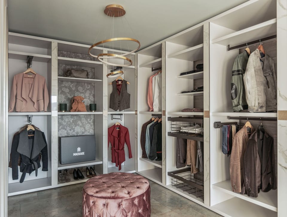 Walk-in closet