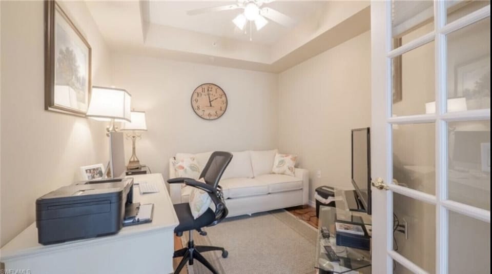 Den/office with pull out sofa 