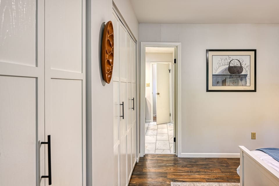 Master Bedroom #2 (King)