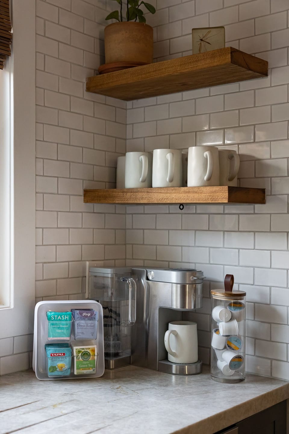 Coffee and tea bar