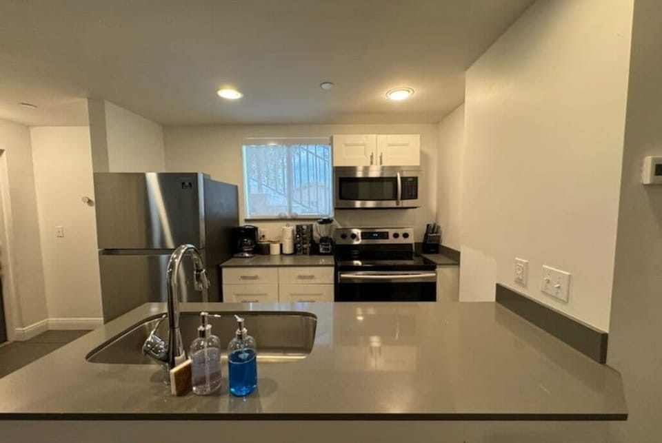 Fully equipped kitchen to prepare delicious meals. All  appliances are electric.