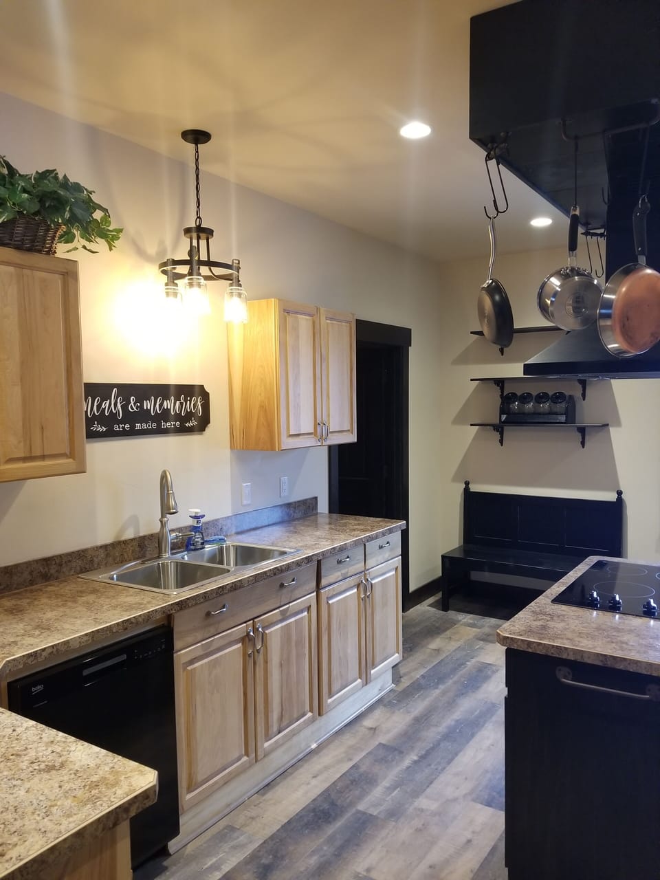 Spacious kitchen 