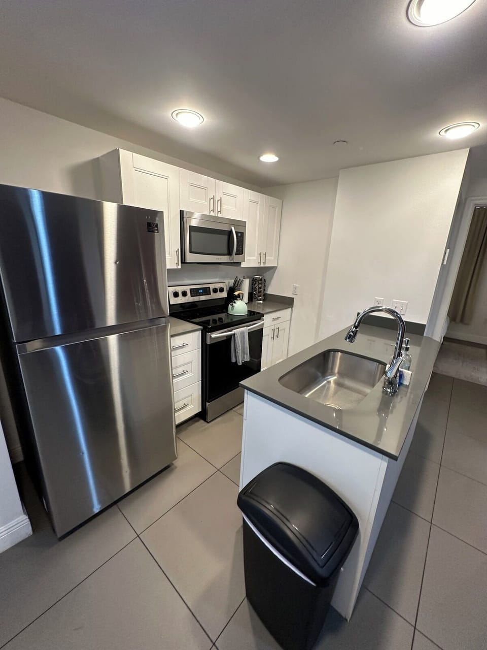 Fully equipped kitchen to prepare delicious meals. All  appliances are electric.