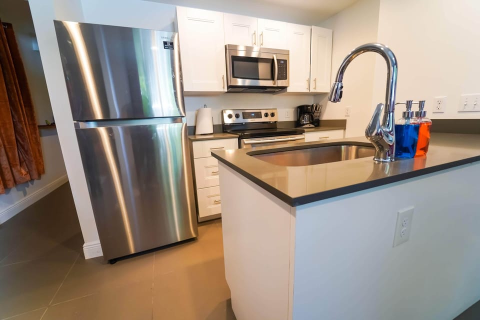Fully equipped kitchen to prepare delicious meals. All  appliances are electric.