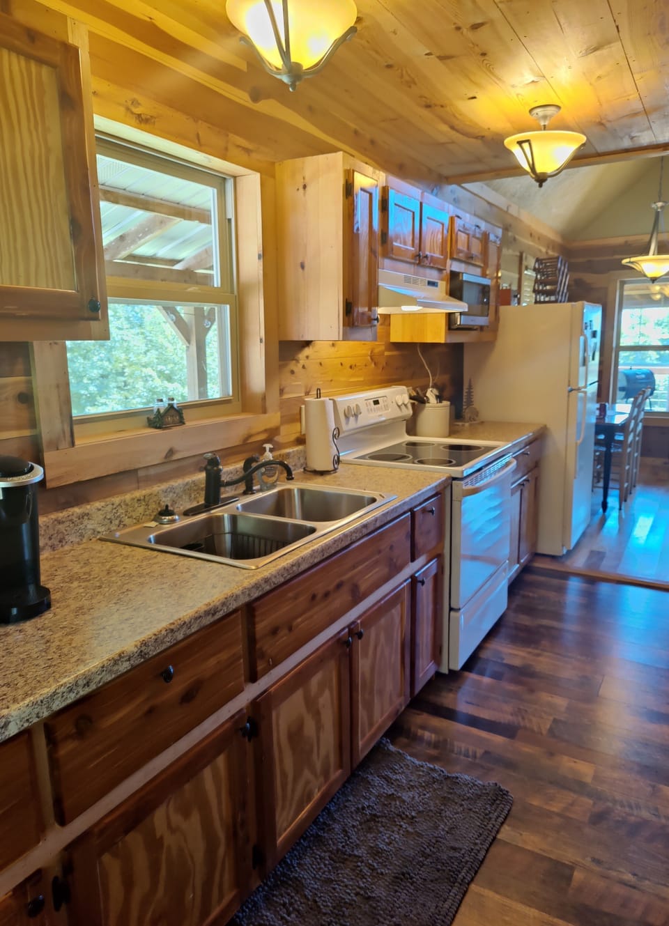 Kitchen with everything you need to cook and make your meals.