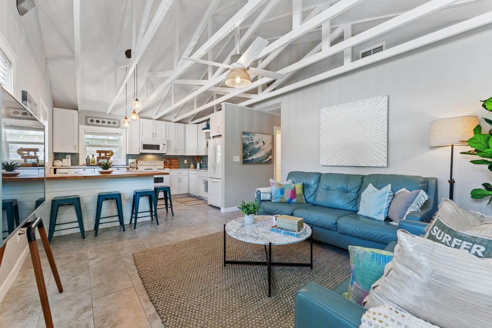Airy and open concept living , kitchen, and dining!