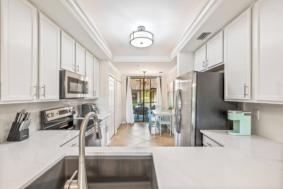 Newly Remodeled / Cabinet & Countertops