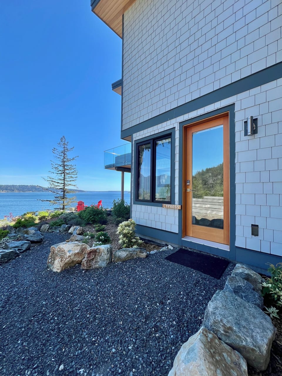Private entrance to Cypress Mountain Suite