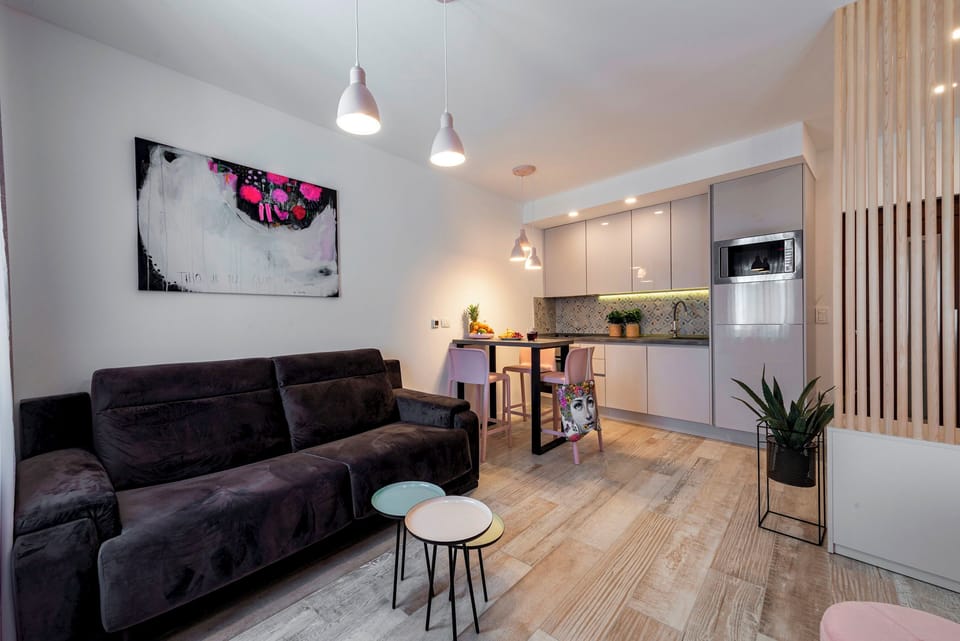 Living/dining area