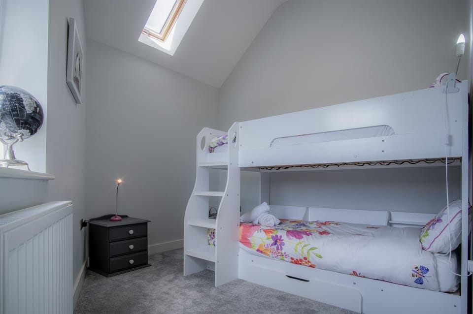 Gower View - 4 Bedroom Holiday Home - Saundersfoot (11070)