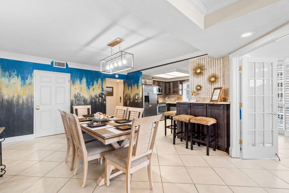 Dining Room to Foyer