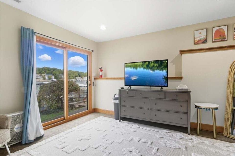 Sitting / TV Area in Lake Level Bunk Room